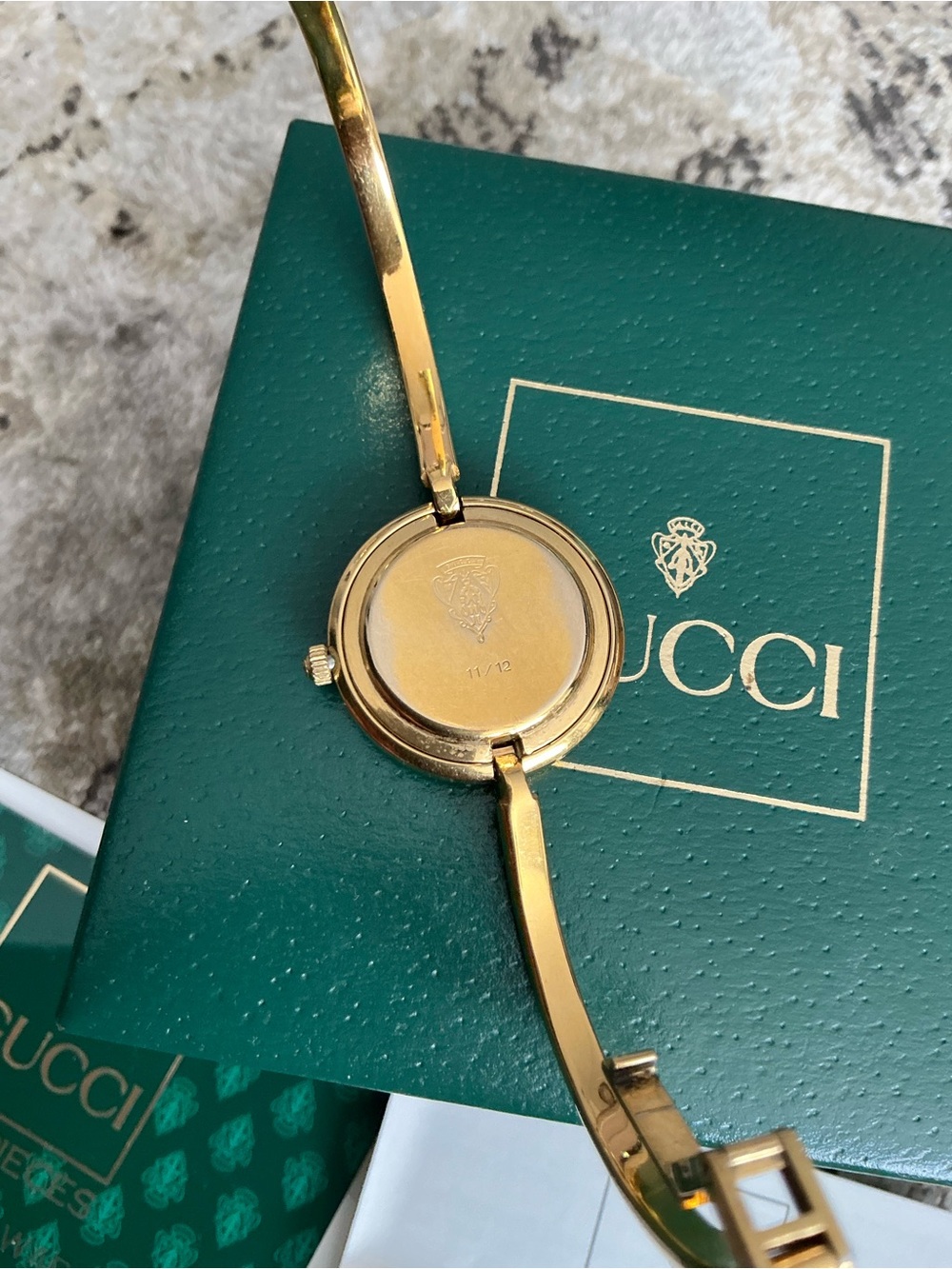 Gucci DRESSY Bangle Watch set with Interchangeable bezels❤️🔥❤️🔥❤️🔥 - Picture 9 of 15